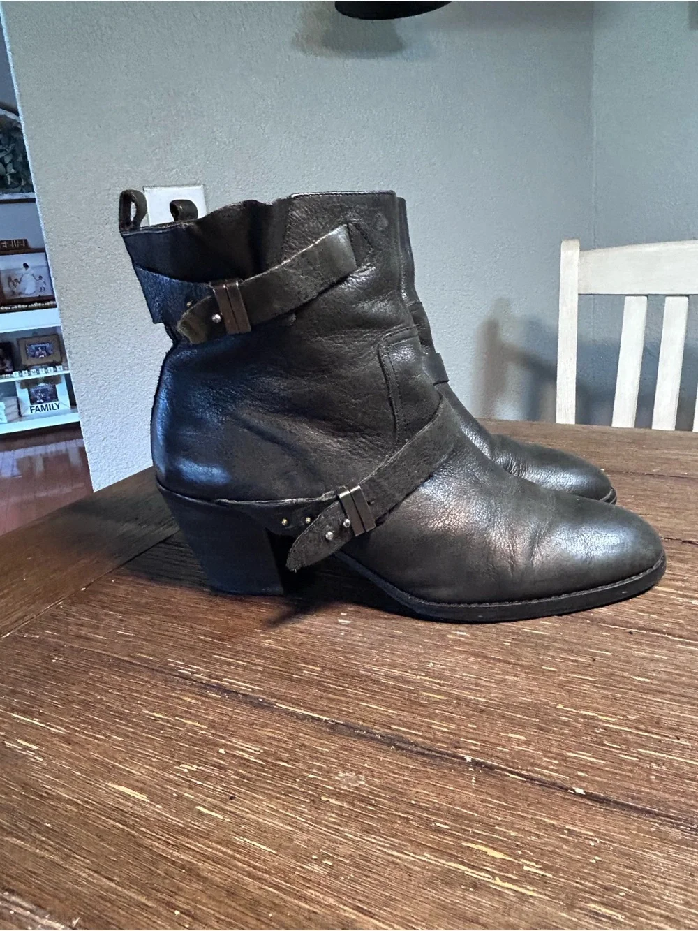 Gray Sals fifth Avenue Motto boots size 10